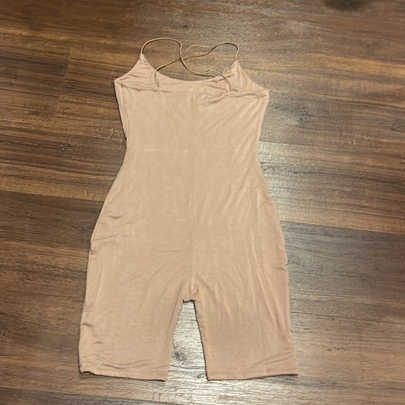Naked Wardrobe NWOT Woman S’Scoop Em Up Romper in a Nude color - Picture 8 of 11